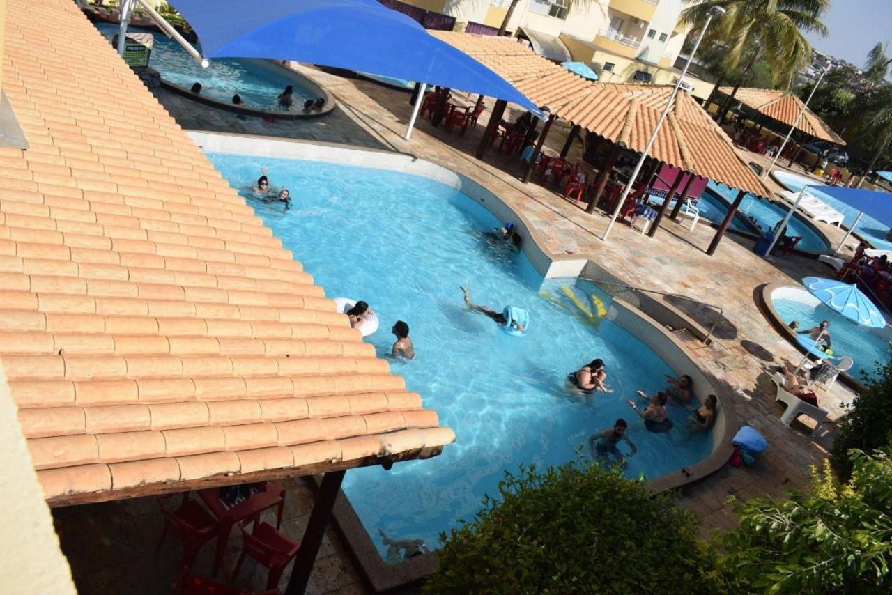 Lindos Flats Com 7 Piscinas, Bar Molhado, Restaurante - Perto Do Centro De Caldas Novas! Lägenhet Exteriör bild